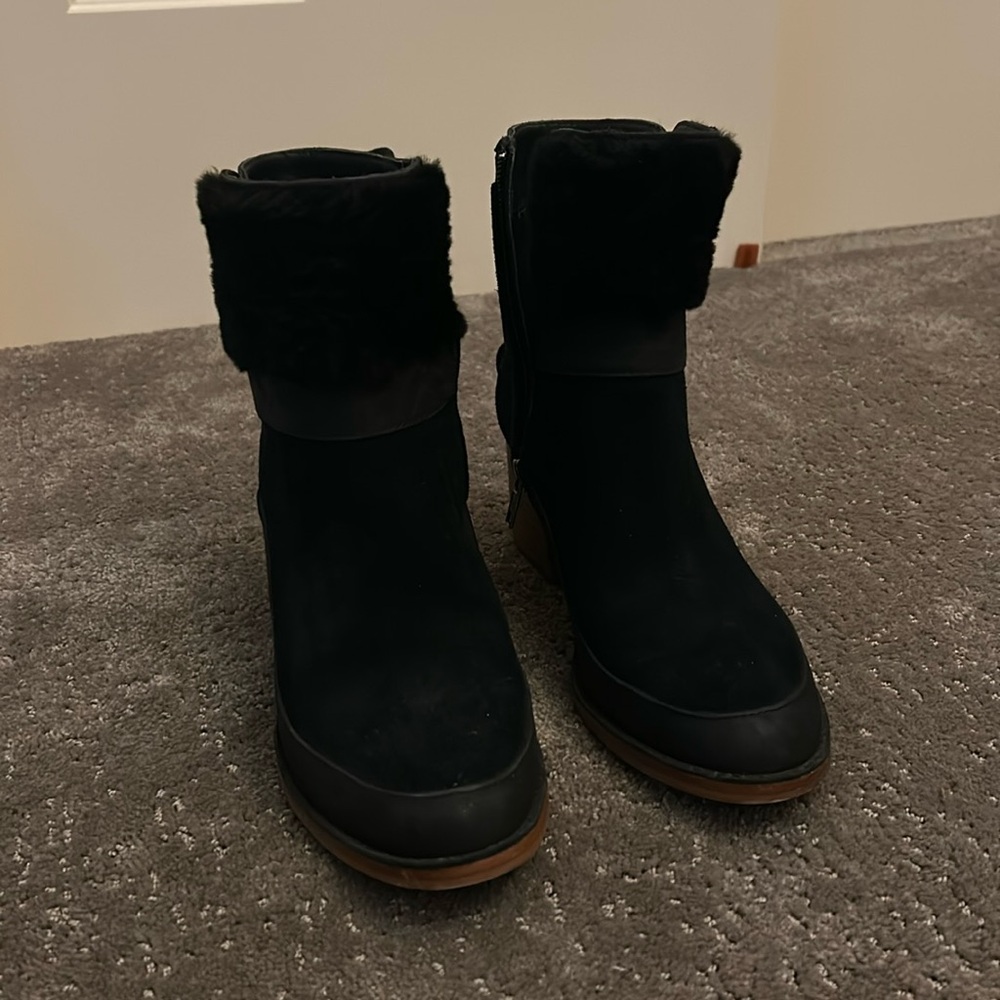 Worn once black Ugg booties